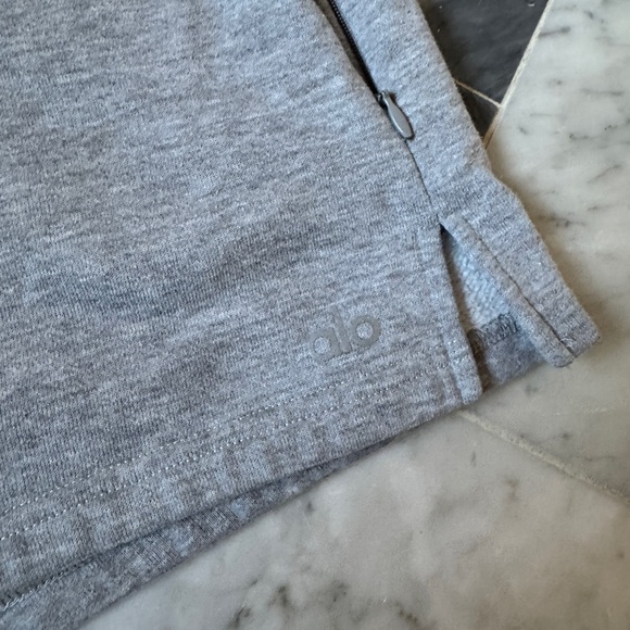 Low Key Sweat Short - Picture 4 of 4